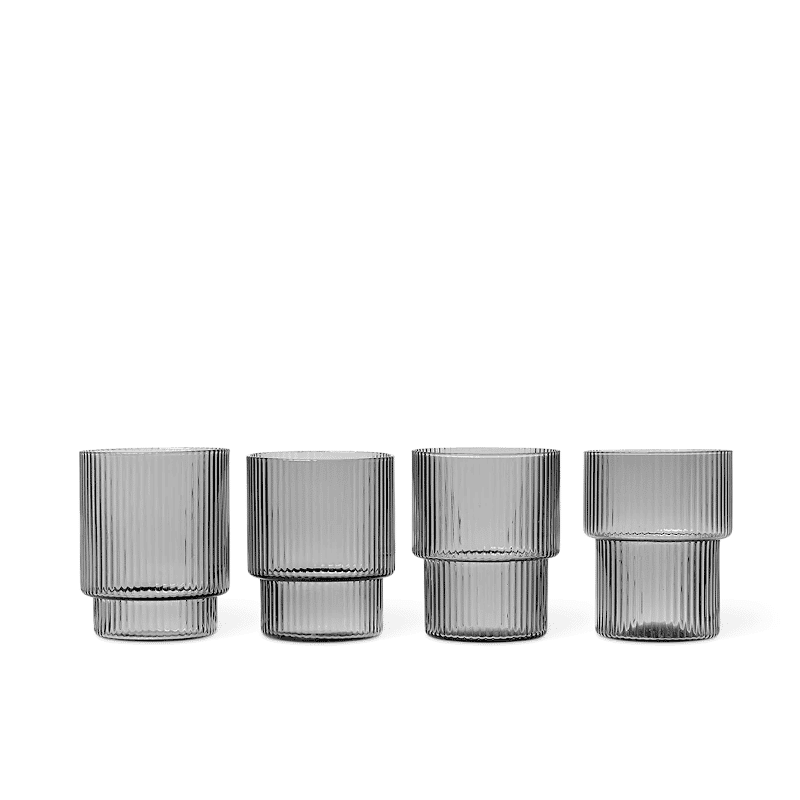 Trinkglas – Ripple smoked grey 4er Set von Ferm Living