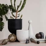 Blumentopf - Hourglass Pot schwarz S von Ferm Living