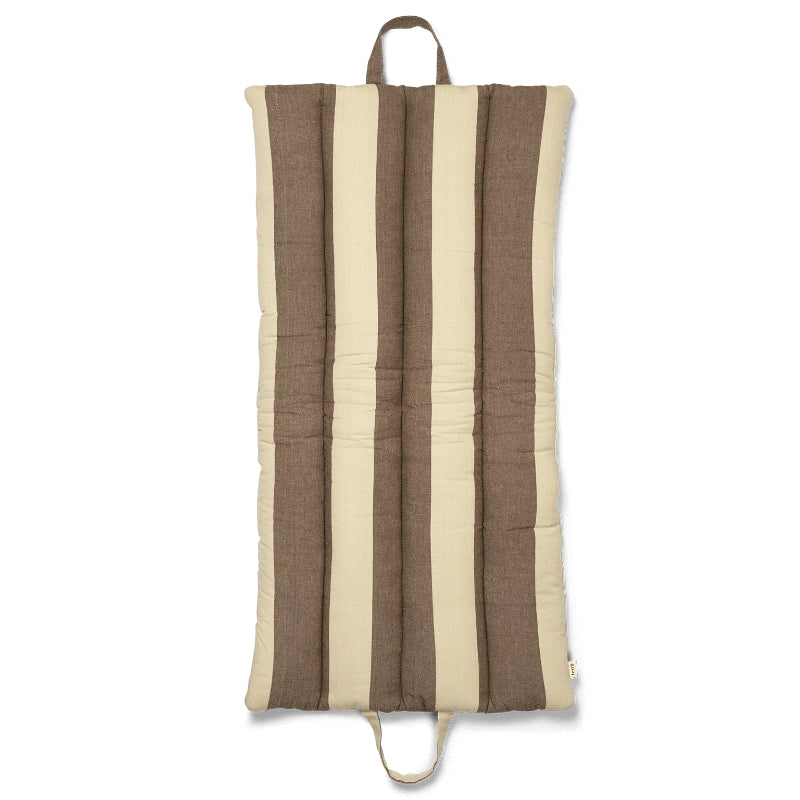 Strandmatte - Folding carob brow/parchment von Ferm Living