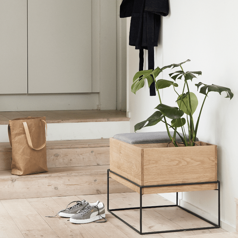 Bank mit Kissen grau von Hübsch Interior