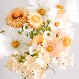 Blumenstrauss - Wild Bouquets soft apricot von Jora Dahl