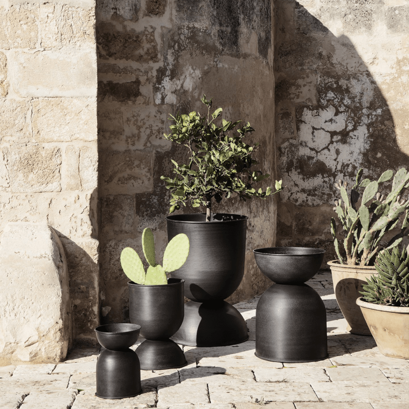Blumentopf - Hourglass Pot schwarz XS von Ferm Living