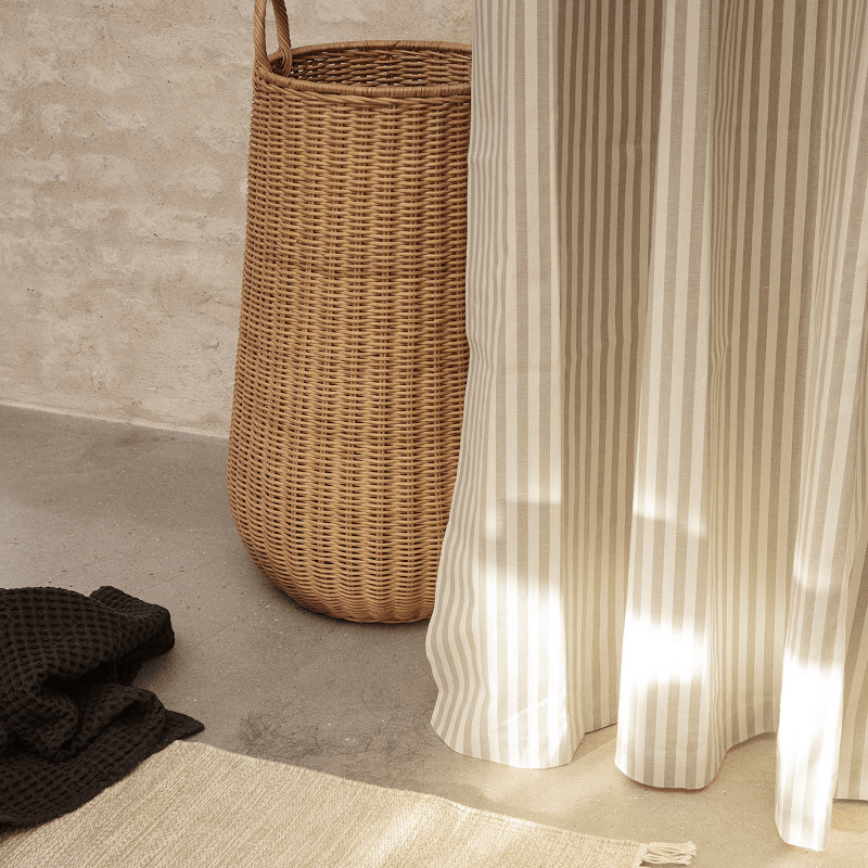 Duschvorhang - Chambray Striped Sand/Off-white von Ferm Living