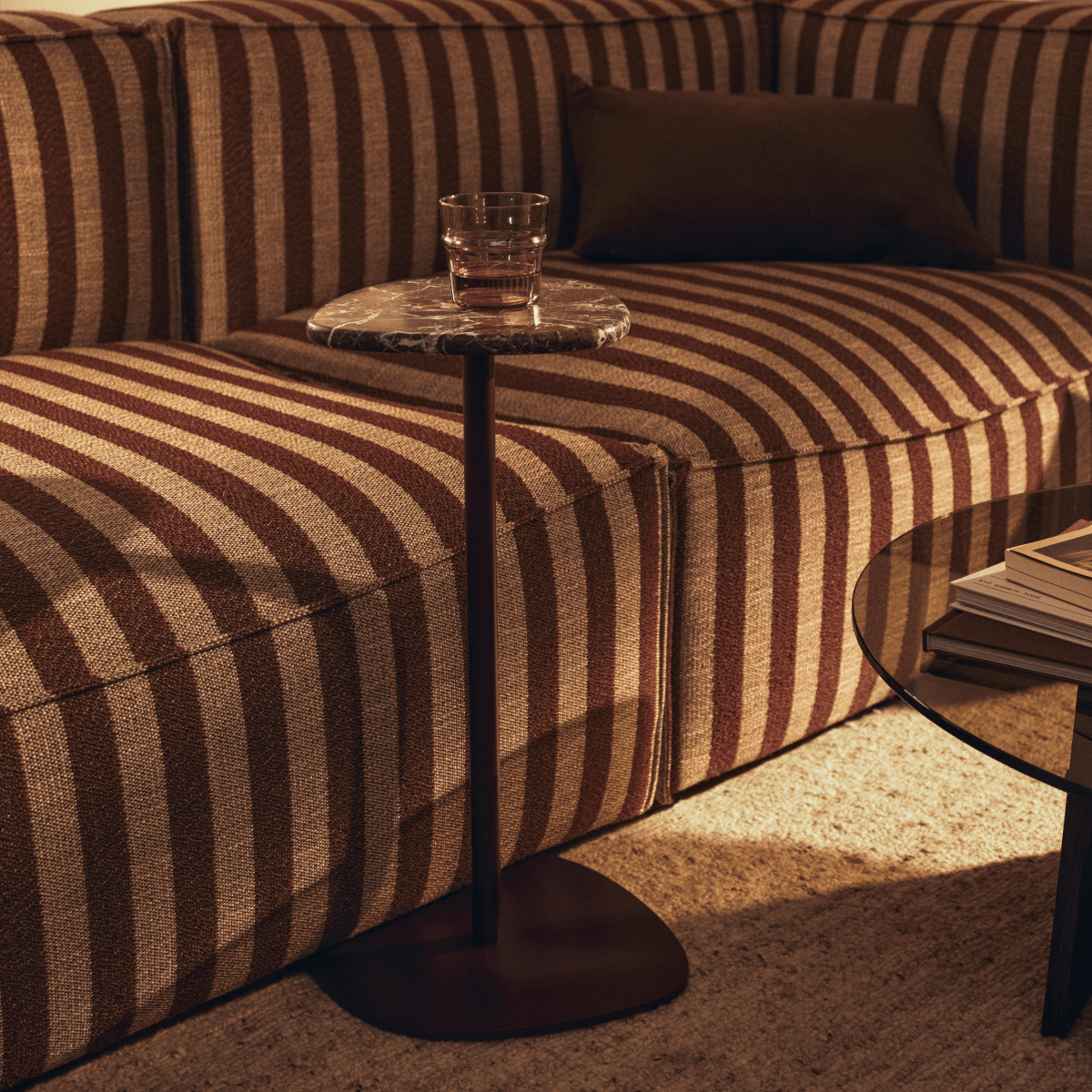 Ferm Living - Beistelltisch Plyo dark grape

