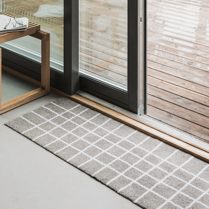 Fussmatte – Hand Travertine von Heymat