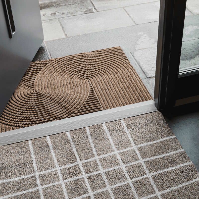 Fussmatte – Hand Travertine von Heymat