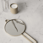 Handspiegel - Poise messing von Ferm Living