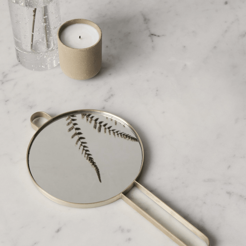 Handspiegel - Poise messing von Ferm Living