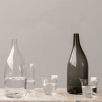 Karaffe - Strandgade smoke glass von MENU