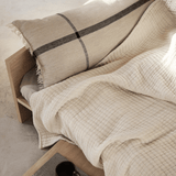 Kissen - Calm 40x90 Camel/Black von Ferm Living