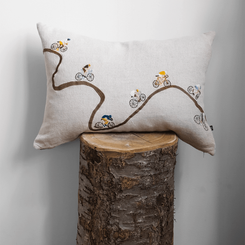Kissenbezug – GIRO gestickt von Fine Little Day
