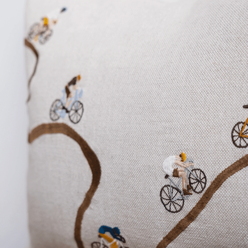 Kissenbezug – GIRO gestickt von Fine Little Day