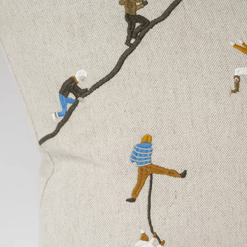 Kissenbezug – MOUNTAIN CLIMBERS gestickt von Fine little Day