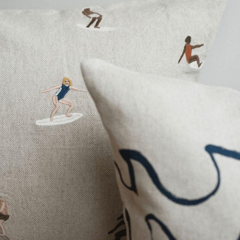 Kissenbezug – SURFERS gestickt von Fine Little Day