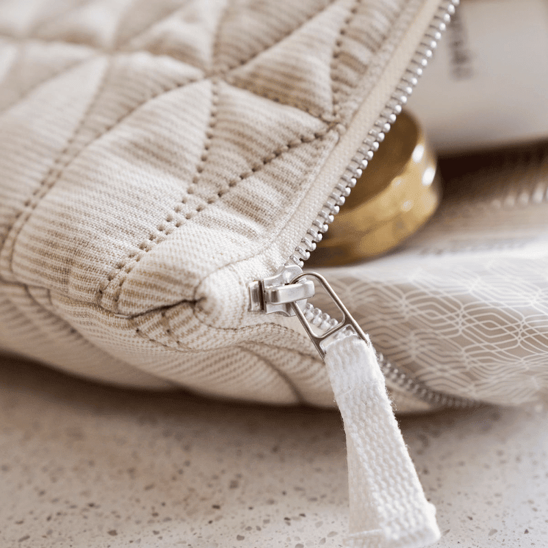 Kosmetikbeutel - Mentha off white/safari von Meraki