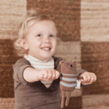 Kuscheltier - Bella Bear Rattle von OYOY
