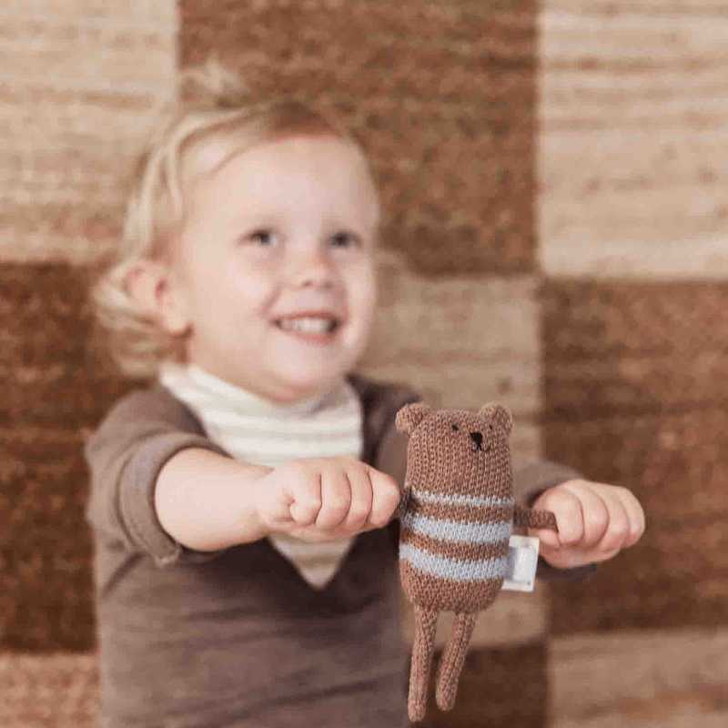 Kuscheltier - Bella Bear Rattle von OYOY