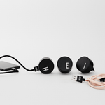 Lade Charger A - Z von design letter