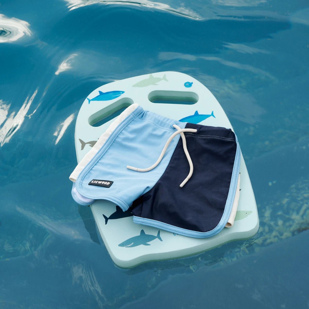 Liewood - Schwimmbrett Hayden shark/dove blue