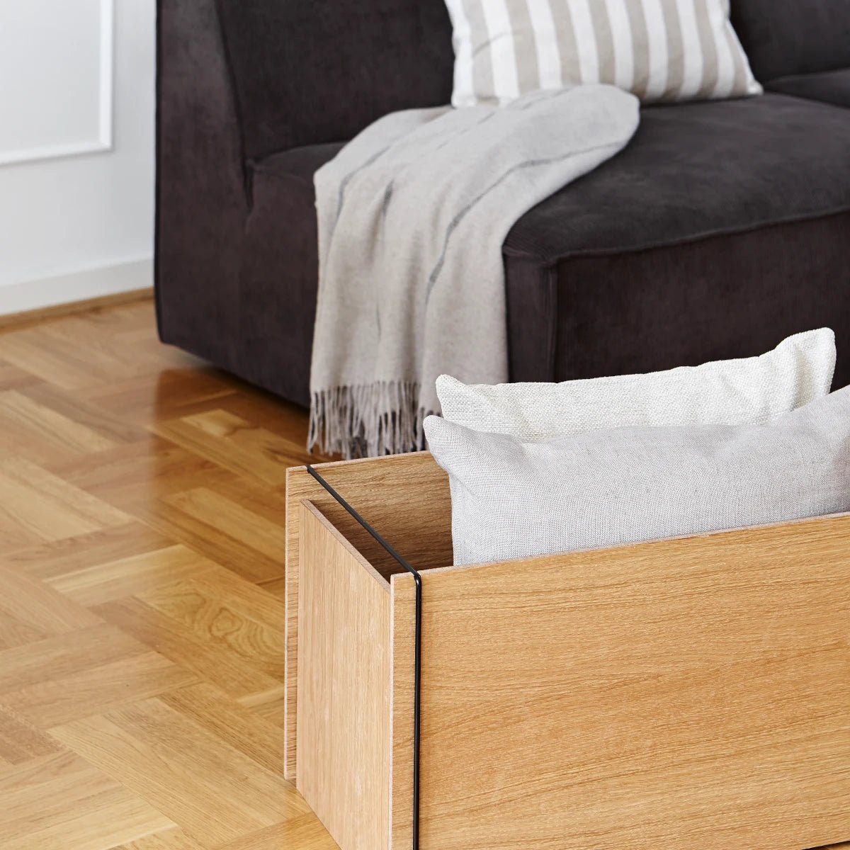 MOEBE - Box Storage Oak/black

