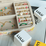 Ohrring – Banana gold von LULU Copenhagen