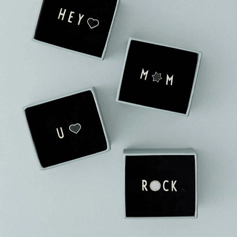 Ohrstecker - Heart Emaille gold/black von Design Letters