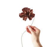 Papierblume - Daisy bordeaux von Studio About