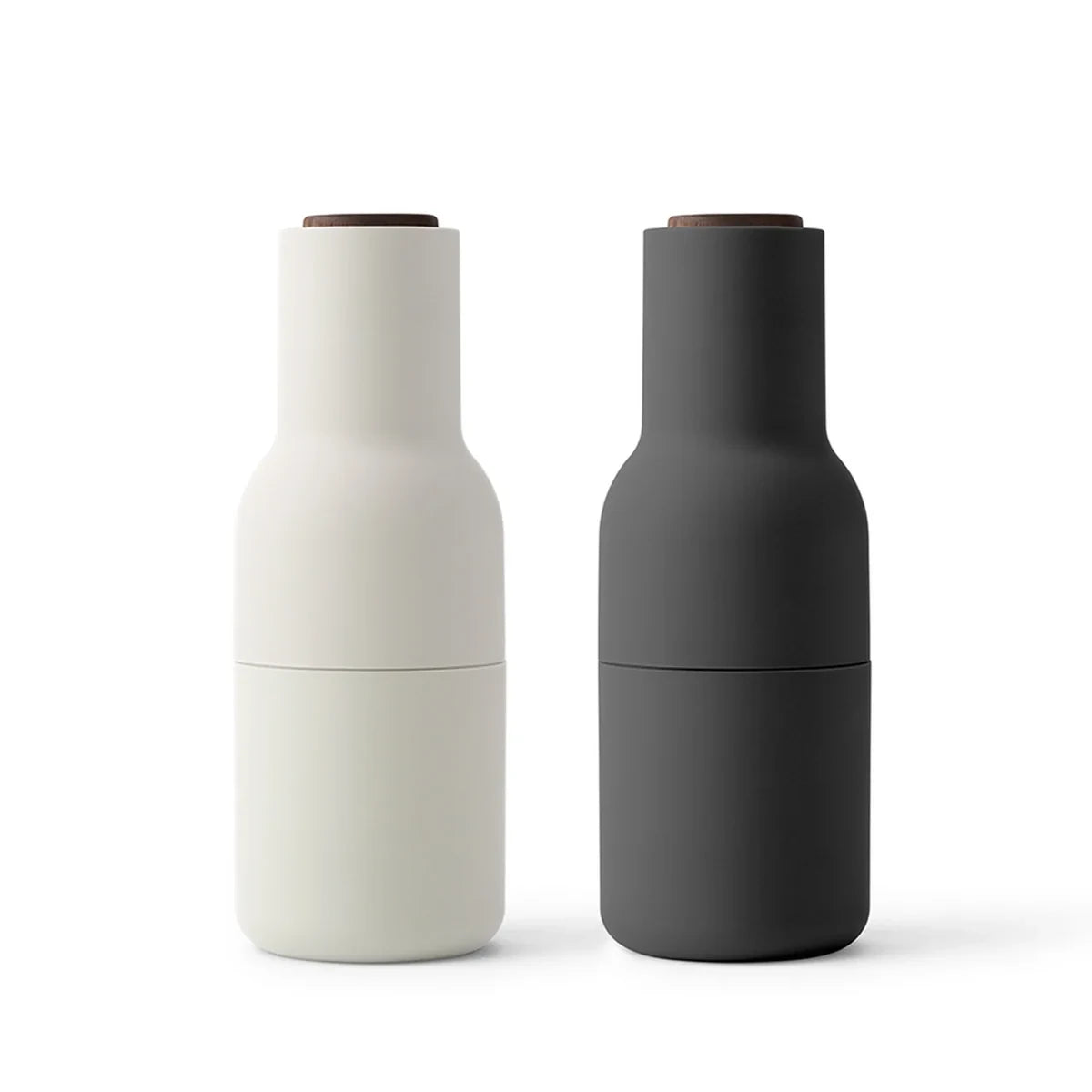 Salz- & Pfeffermühle - Bottle ash/carbon walnut von Audo Copenhagen
