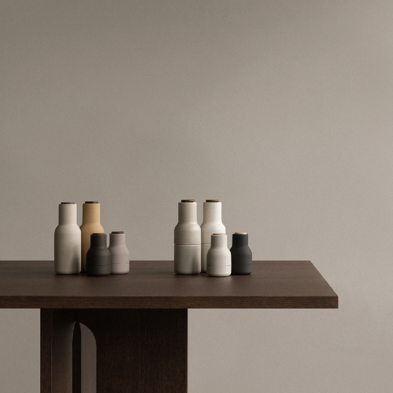 Salz- & Pfeffermühle - Bottle Ceramic sand Von Audo Copenhagen