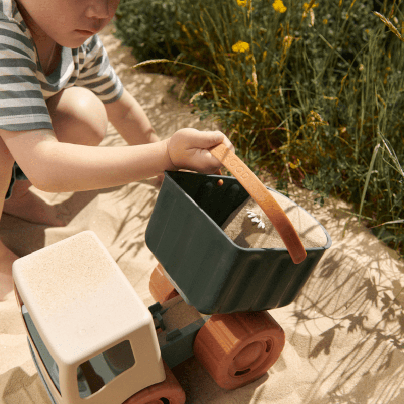 Sandspiel – Truck Beck peppermint multi mix von Liewood