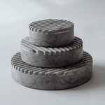 Sprout Stein - GROWING PLATE grey von Stenhuggardottern