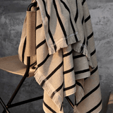 Strandtuch - Alee sand/black von Ferm Living