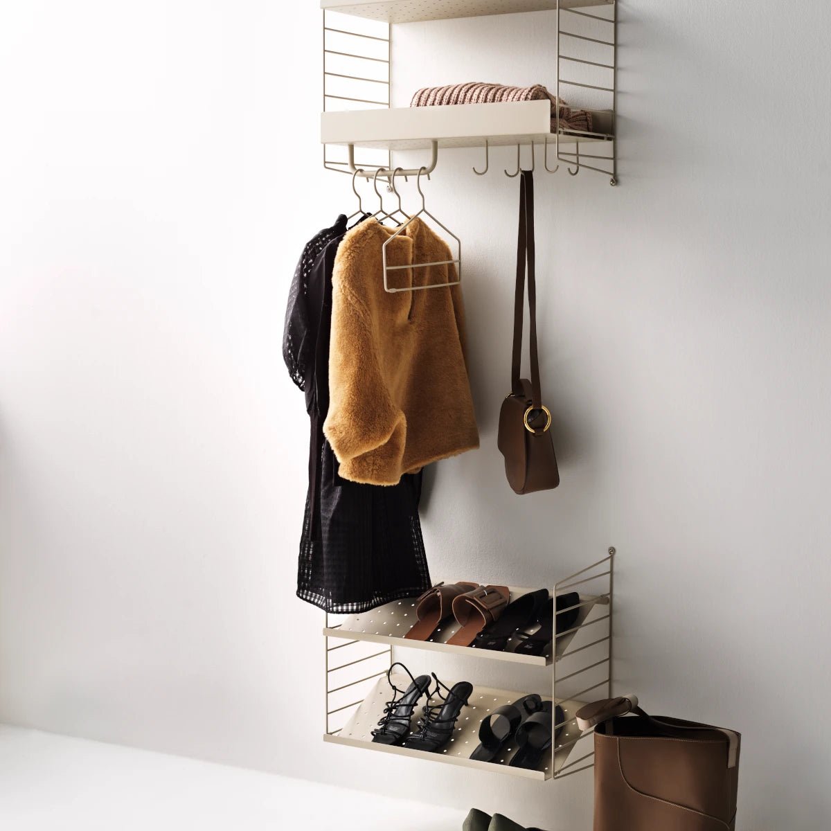 String Furniture - Kleiderbügel 4er Set

