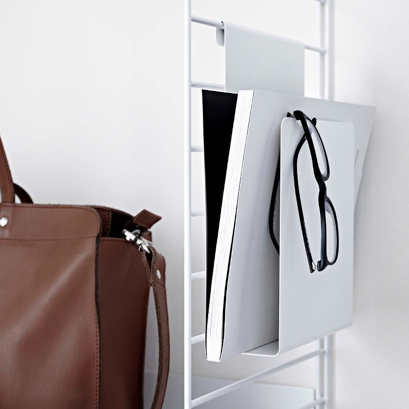String – Magazinhalter weiss von String Furniture