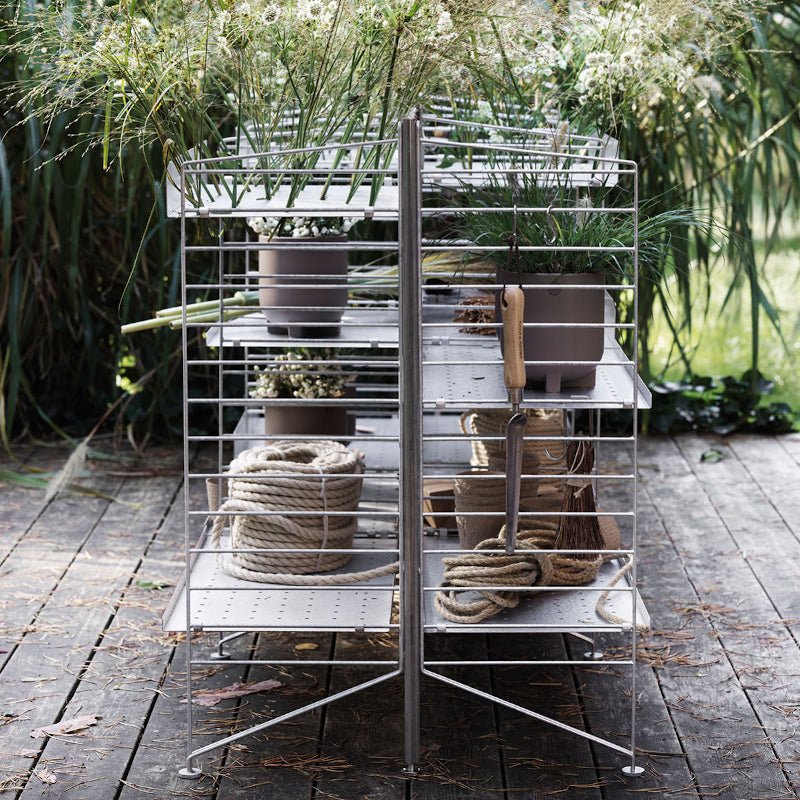 String – Metallstange freistehend Outdoor von String Furniture