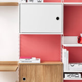 String – Modul mit Schwenkür weiss von String Furniture