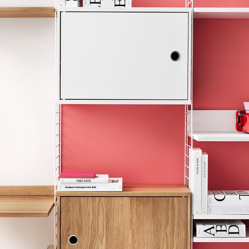 String – Modul mit Schwenkür weiss von String Furniture