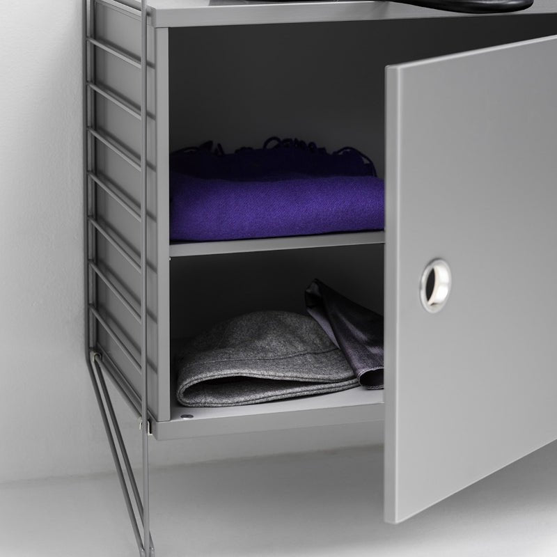 String – Modul mit Schwenkür grau von String Furniture