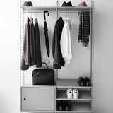 String – Modul mit Schwenkür grau von String Furniture