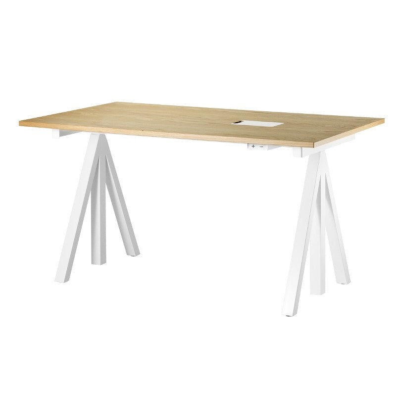 String – Works höhenverstellbarer Schreibtisch Eiche B140 von String Furniture