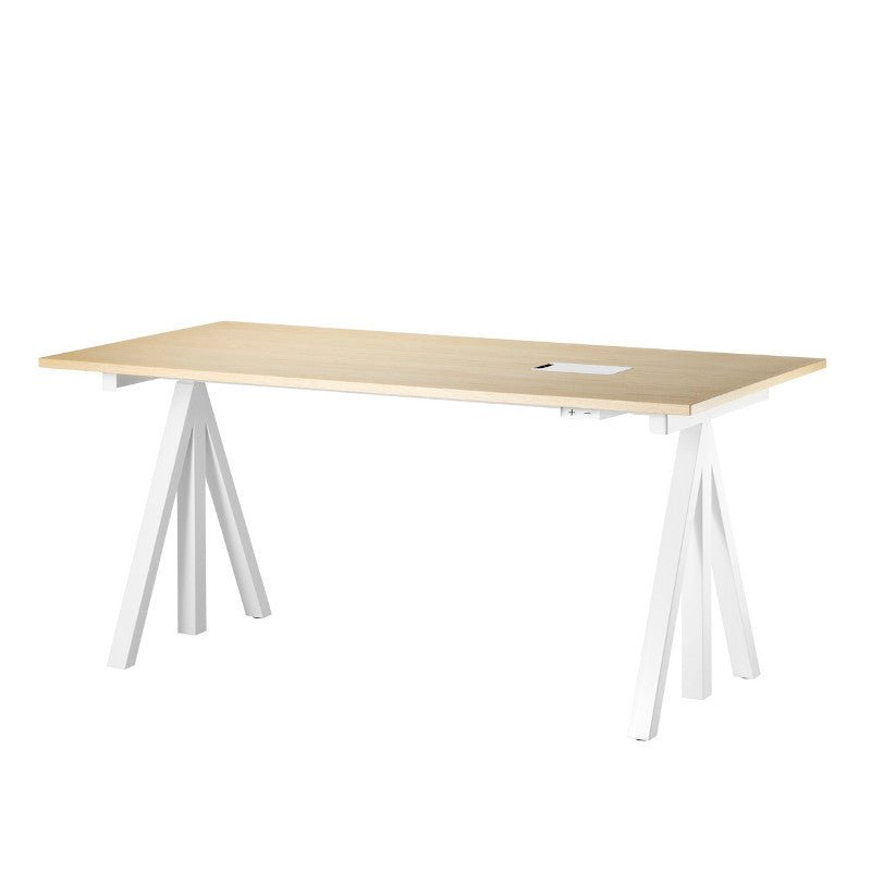 String – Works höhenverstellbarer Schreibtisch Esche B160 von String Furniture
