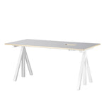 String – Works höhenverstellbarer Schreibtisch hellgrau B160 von String Furniture