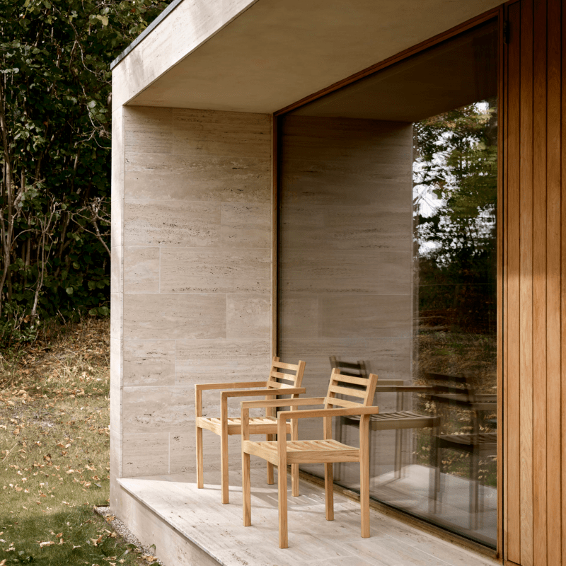 Stuhl Outdoor - AH502 mit Armlehne von Carl Hansen