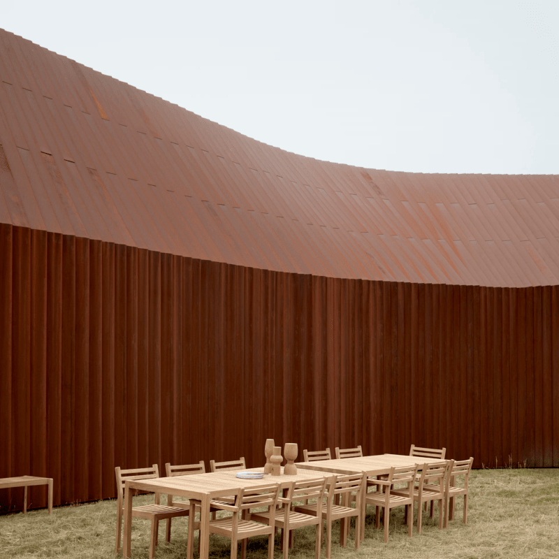 Stuhl Outdoor - AH502 mit Armlehne von Carl Hansen