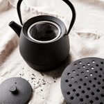 Teekanne - Cast Black von Nicolas Vahé