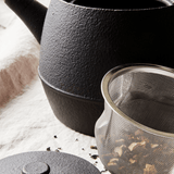 Teekanne - Cast Black von Nicolas Vahé