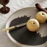 Teller - Omhu Centrepiece off-white/charcoal von Ferm Living