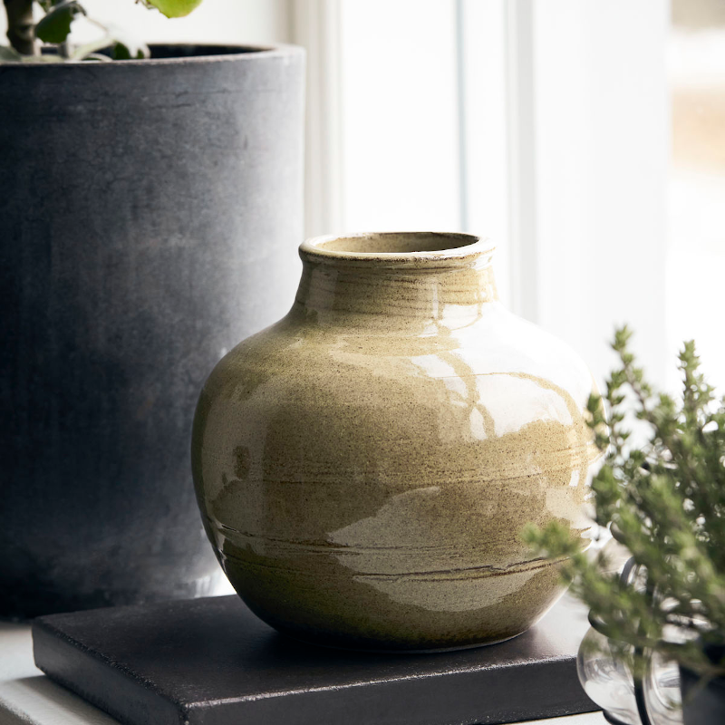 Vase - Aju green von House Doctor